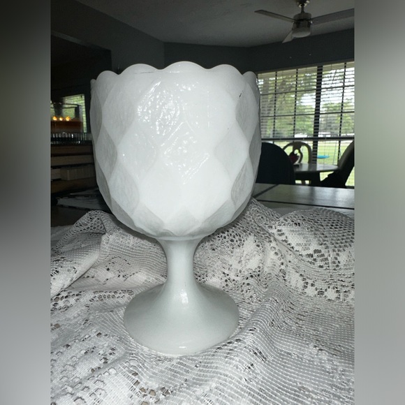 Scalloped edge milk glass goblet - Picture 2 of 4